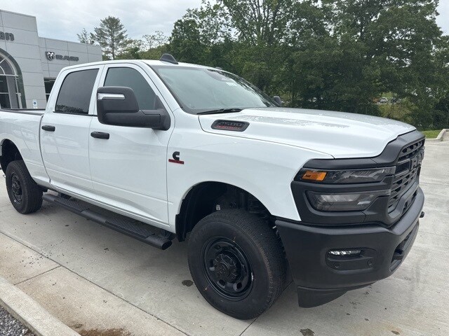 2025 Ram 2500 Tradesman photo 2