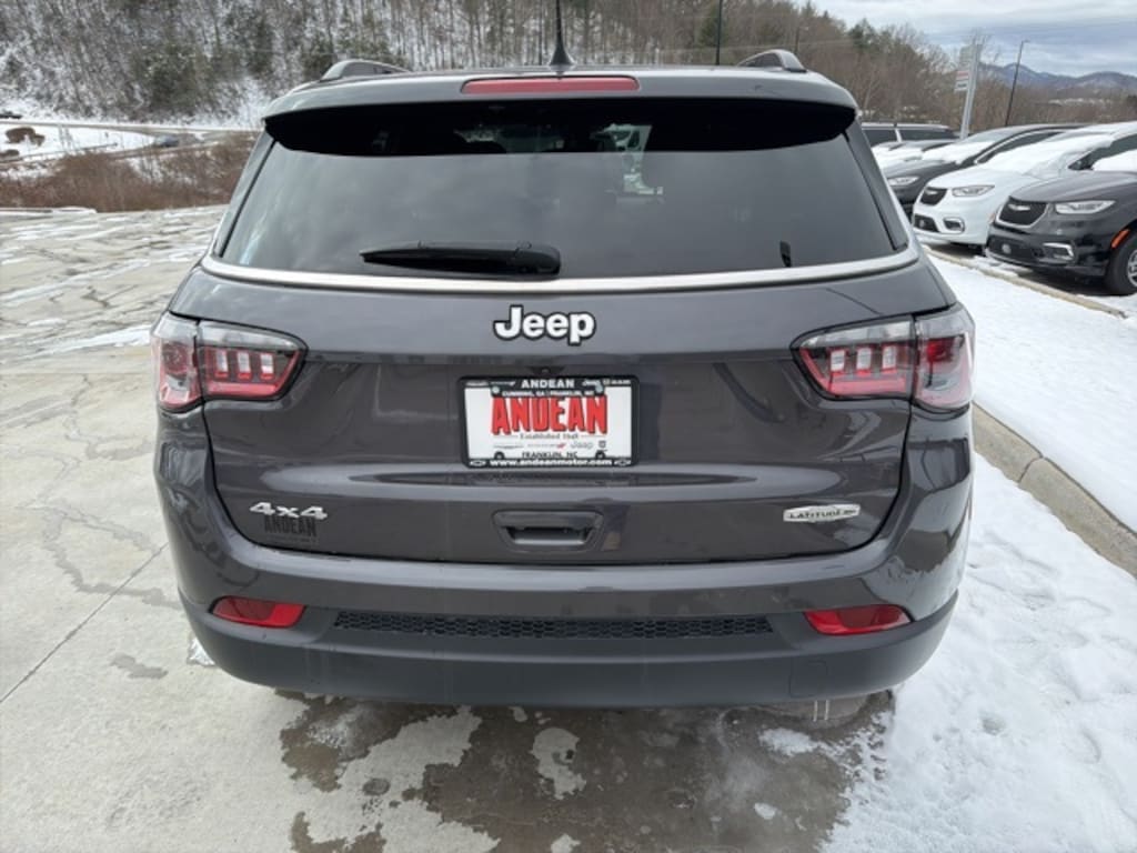 Used 2024 Jeep Compass Latitude Lux SUV