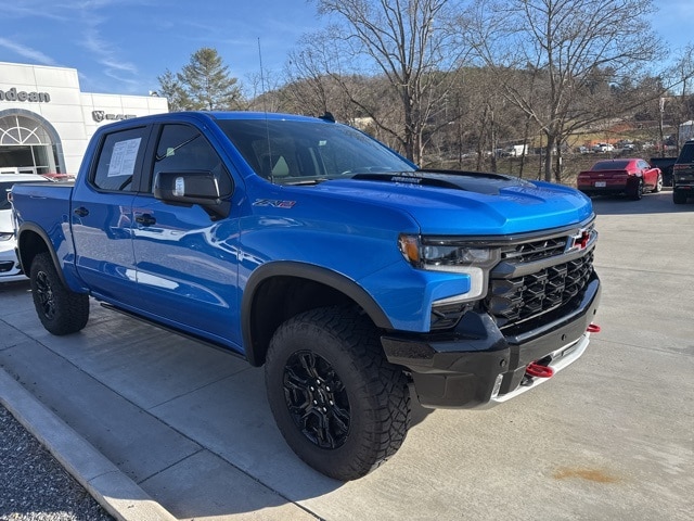 2025 Chevrolet Silverado 1500 ZR2's photo