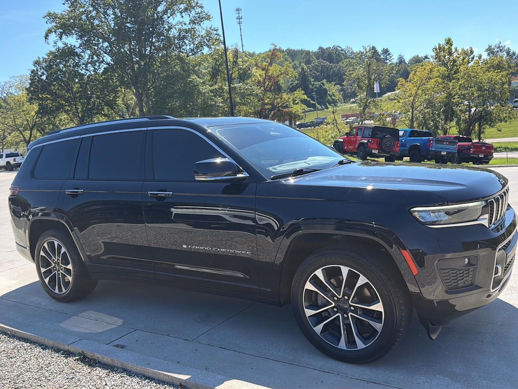 Used 2022 Jeep Grand Cherokee L Overland SUV