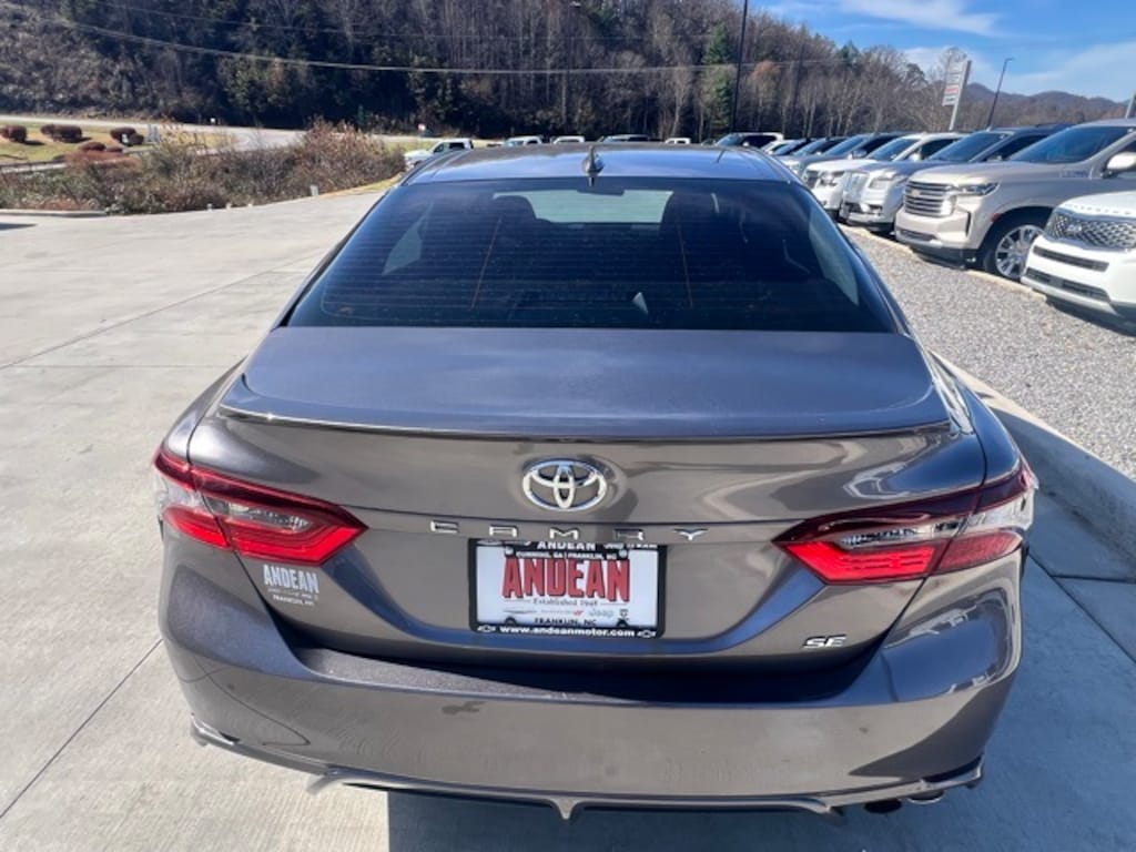 Used 2022 Toyota Camry SE Sedan