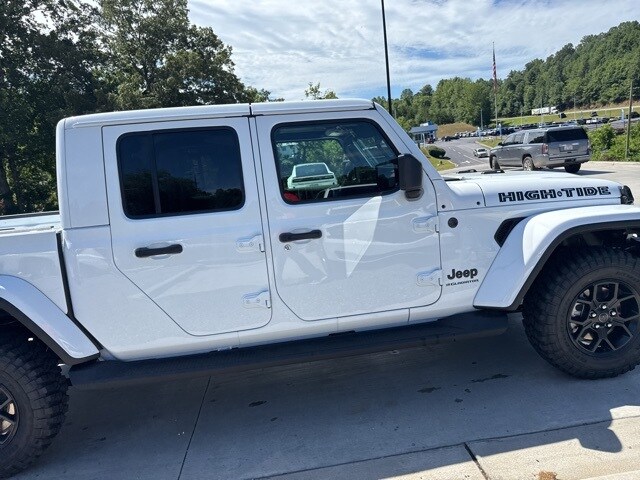 2025 Jeep Gladiator Sport photo 3