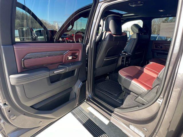 2025 RAM 3500 Limited - Photo 23