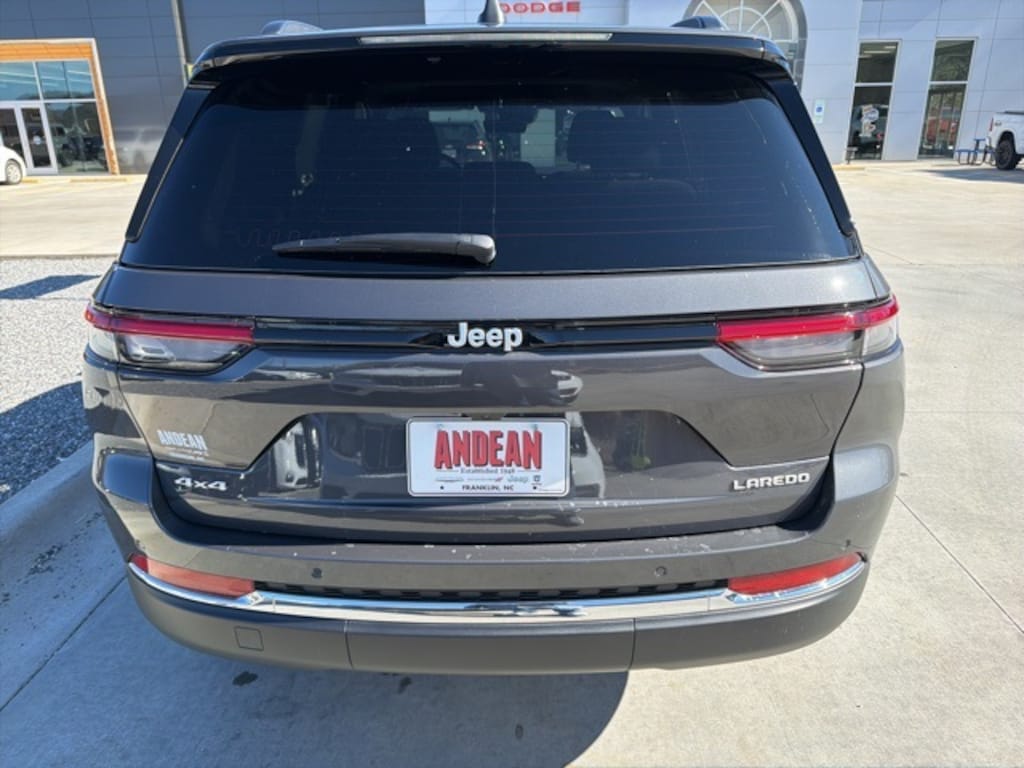 New 2026 Jeep Grand Cherokee LAREDO X 4X4 Sport Utility