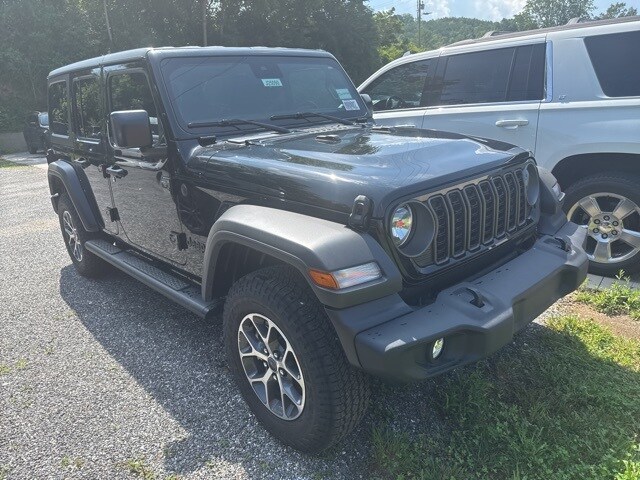 2025 Jeep Wrangler Sport S photo 3