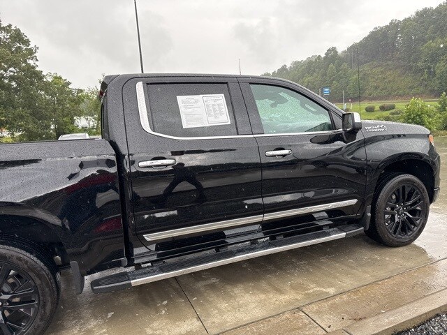 2024 Chevrolet Silverado 1500 High Country photo 3