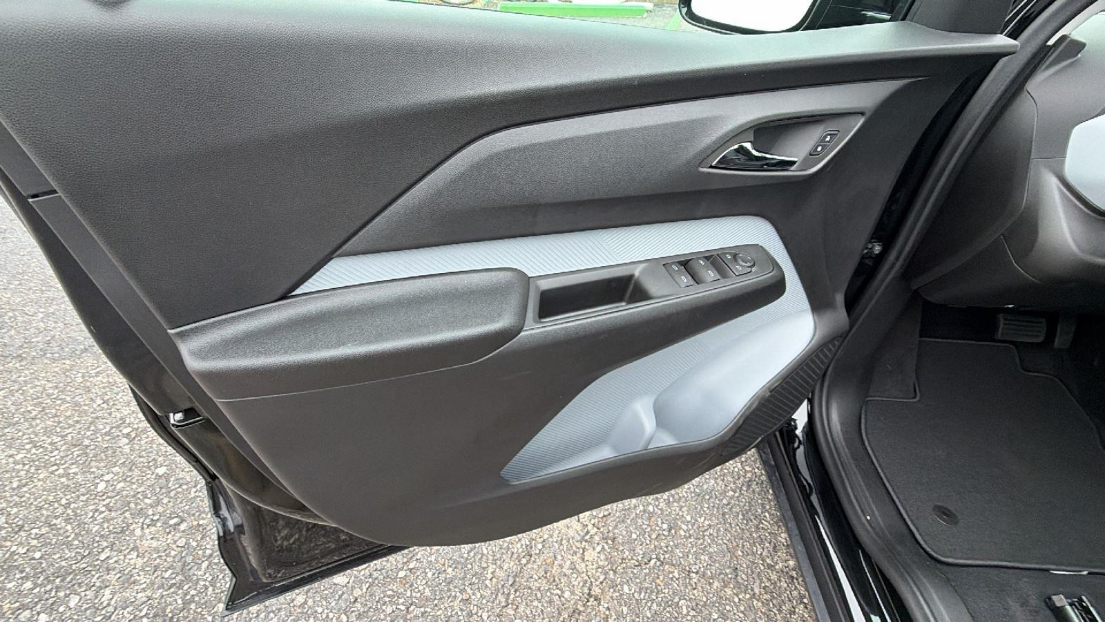 2027 Chevrolet Bolt RS - Photo 11