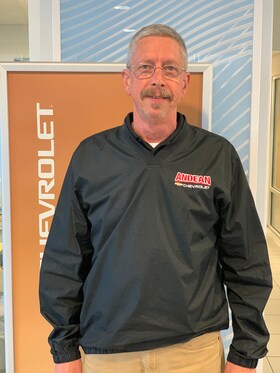 Staff member STEVE BARKER from ID_b3f98d773bf2