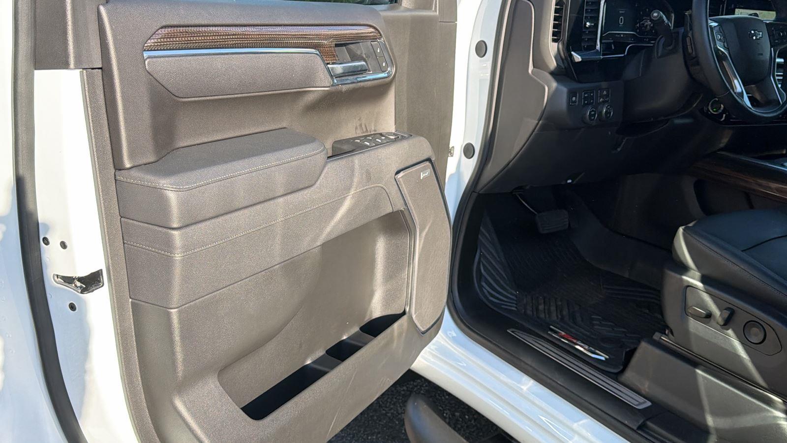 2025 Chevrolet Silverado 1500 LT Trail Boss - Photo 11