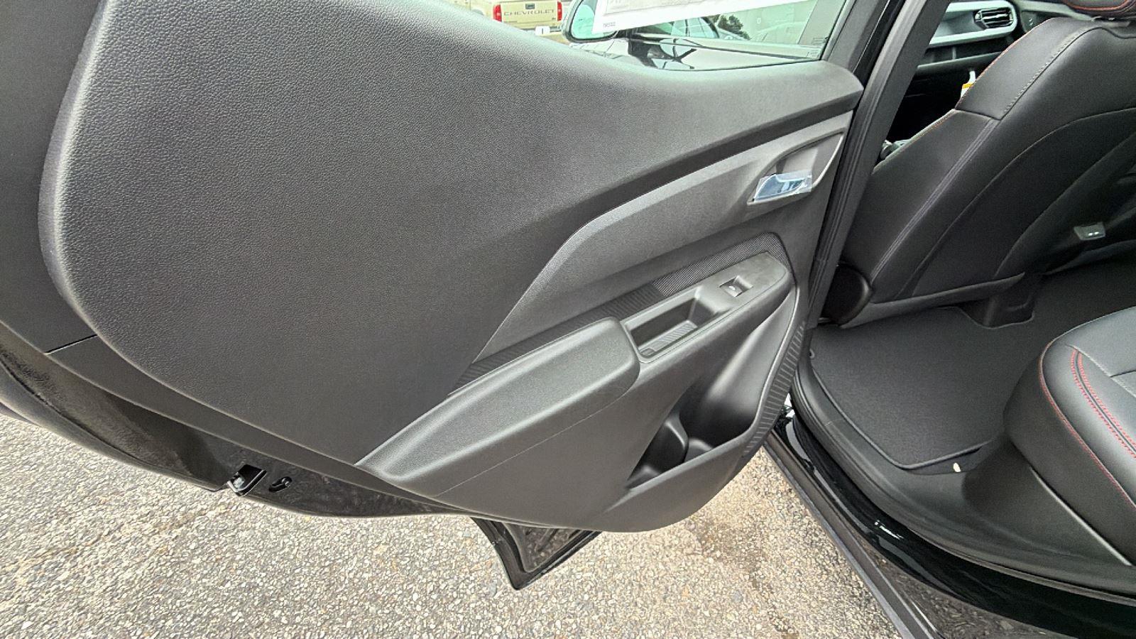 2027 Chevrolet Bolt RS - Photo 16