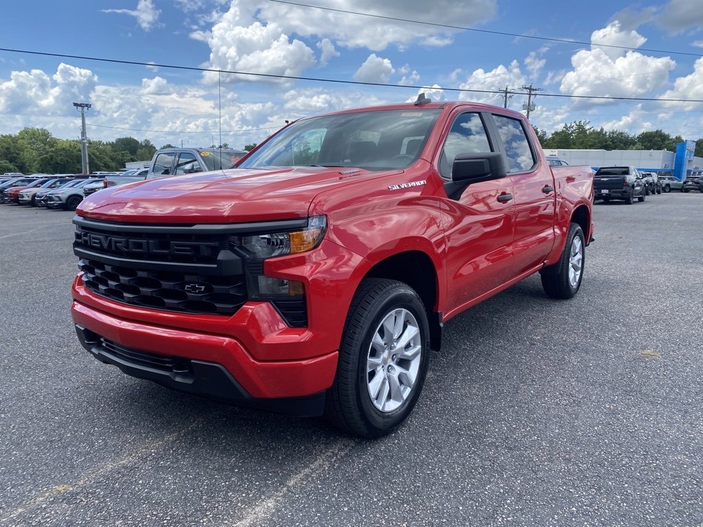2025 Chevrolet Silverado 1500 Custom photo 3