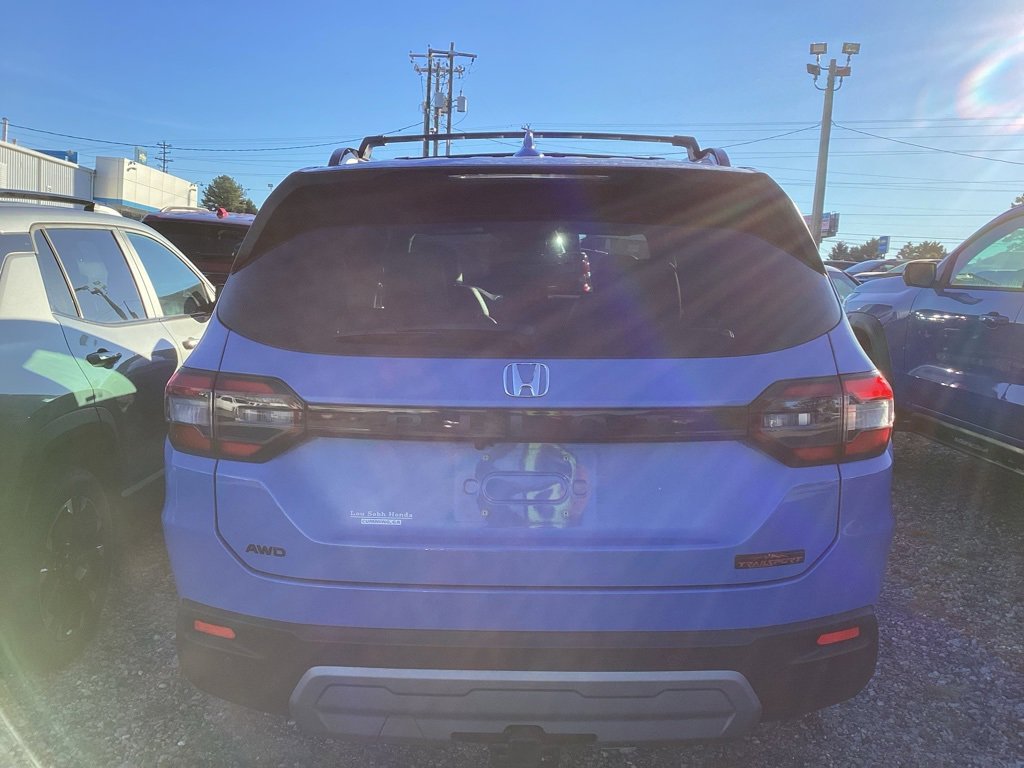 2025 Honda Pilot TrailSport photo 3