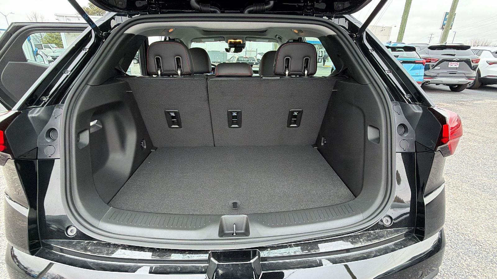2027 Chevrolet Bolt RS - Photo 10