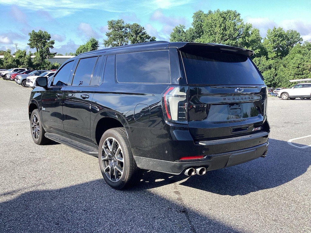 Used 2025 Chevrolet Suburban RST SUV