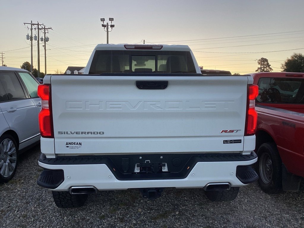 2023 Chevrolet Silverado 1500 RST photo 2