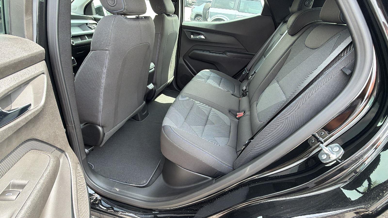 2027 Chevrolet Bolt LT - Photo 16