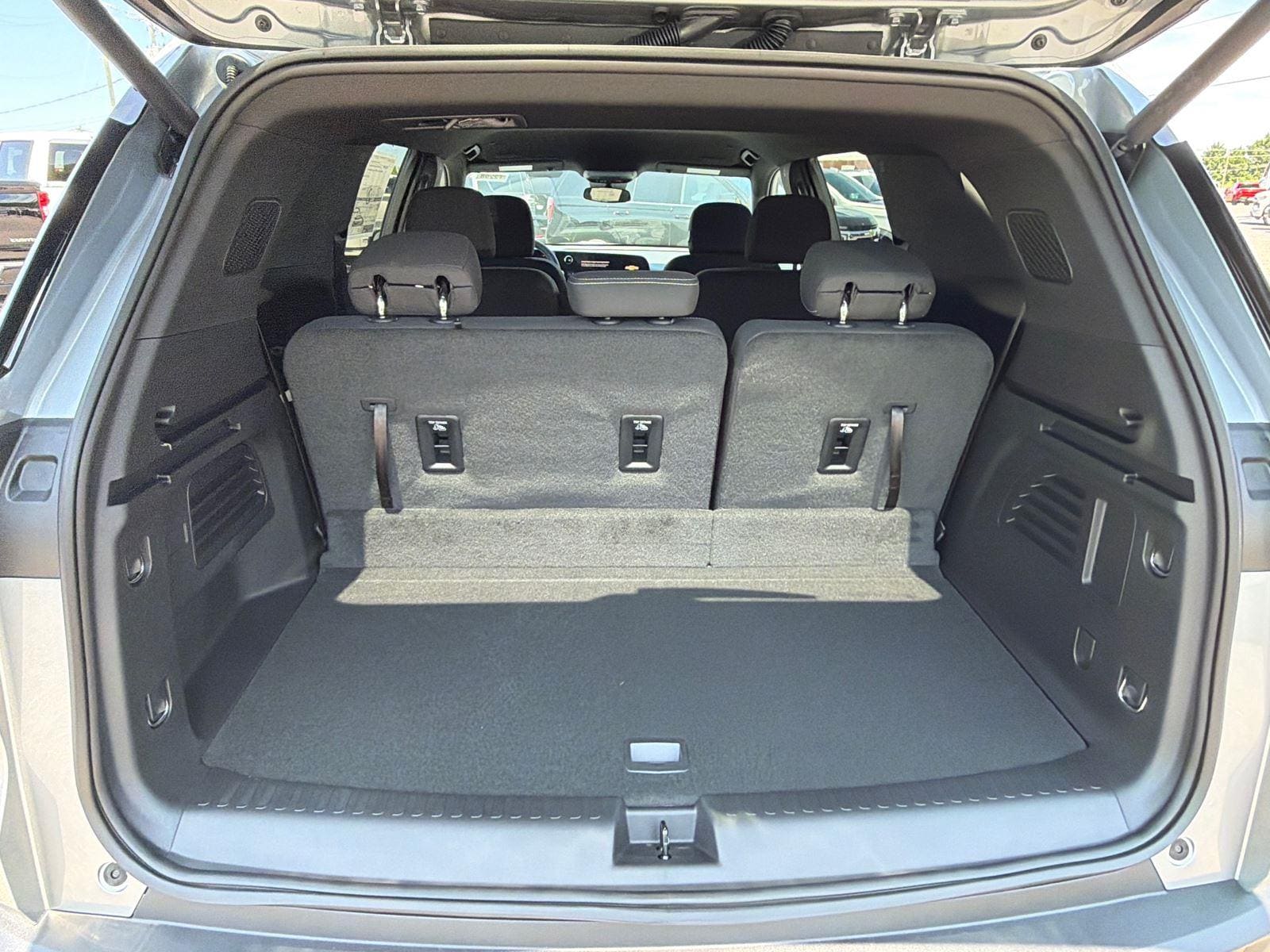 2026 Chevrolet Traverse LT - Photo 18