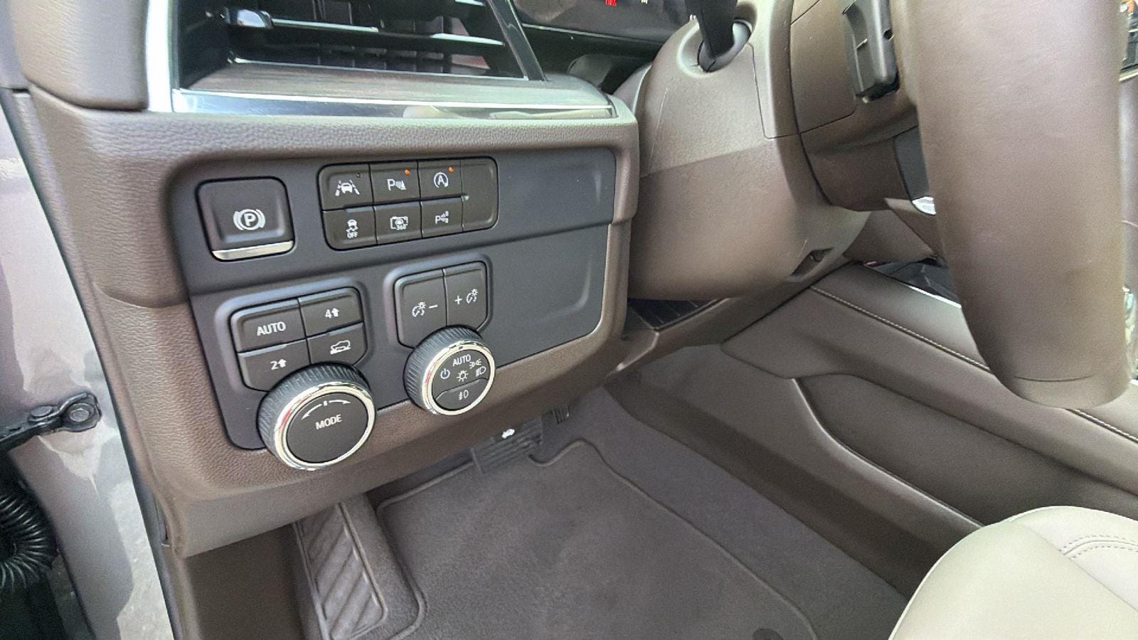 2026 Chevrolet Suburban LT - Photo 20