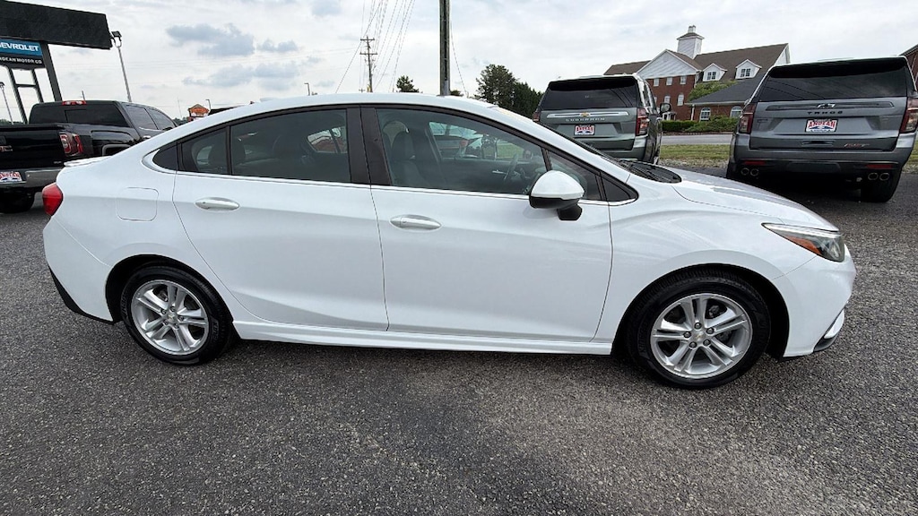 Used 2018 Chevrolet Cruze LT Sedan