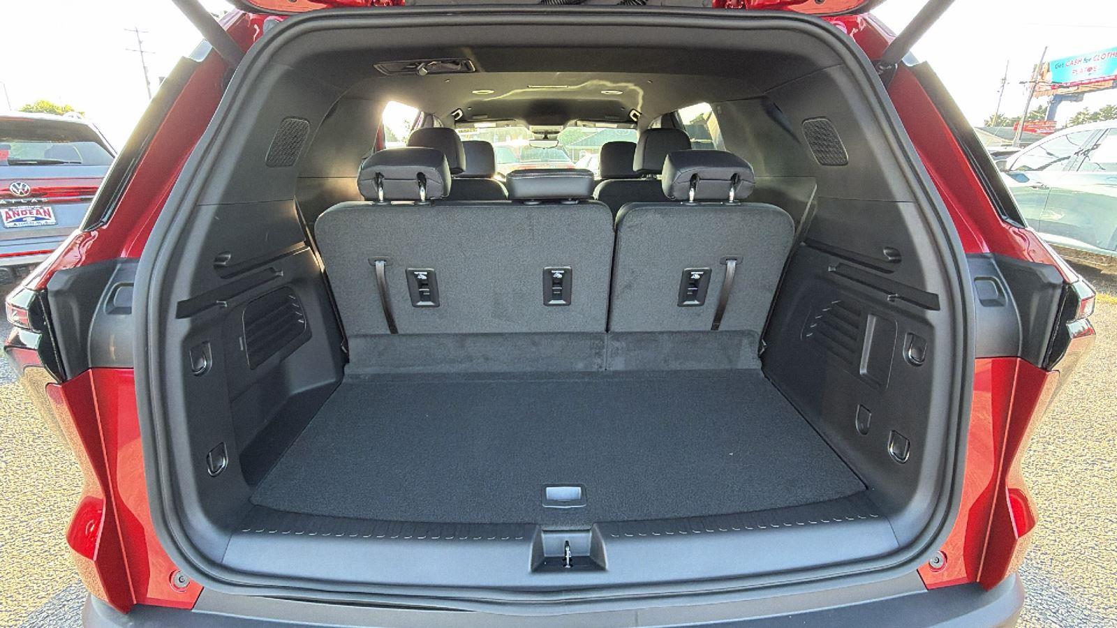2026 Chevrolet Traverse LT - Photo 11