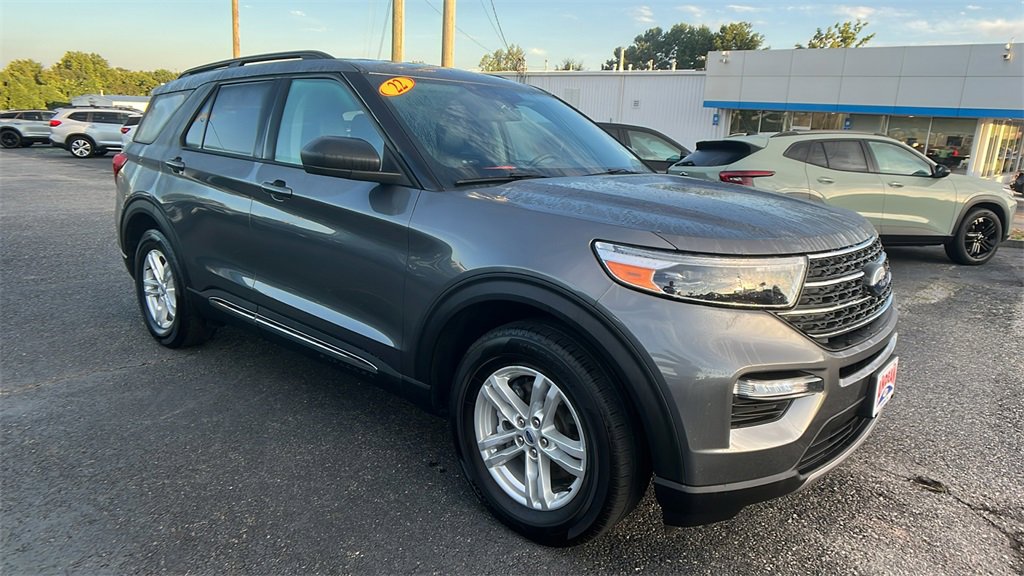 2022 Ford Explorer XLT photo 2