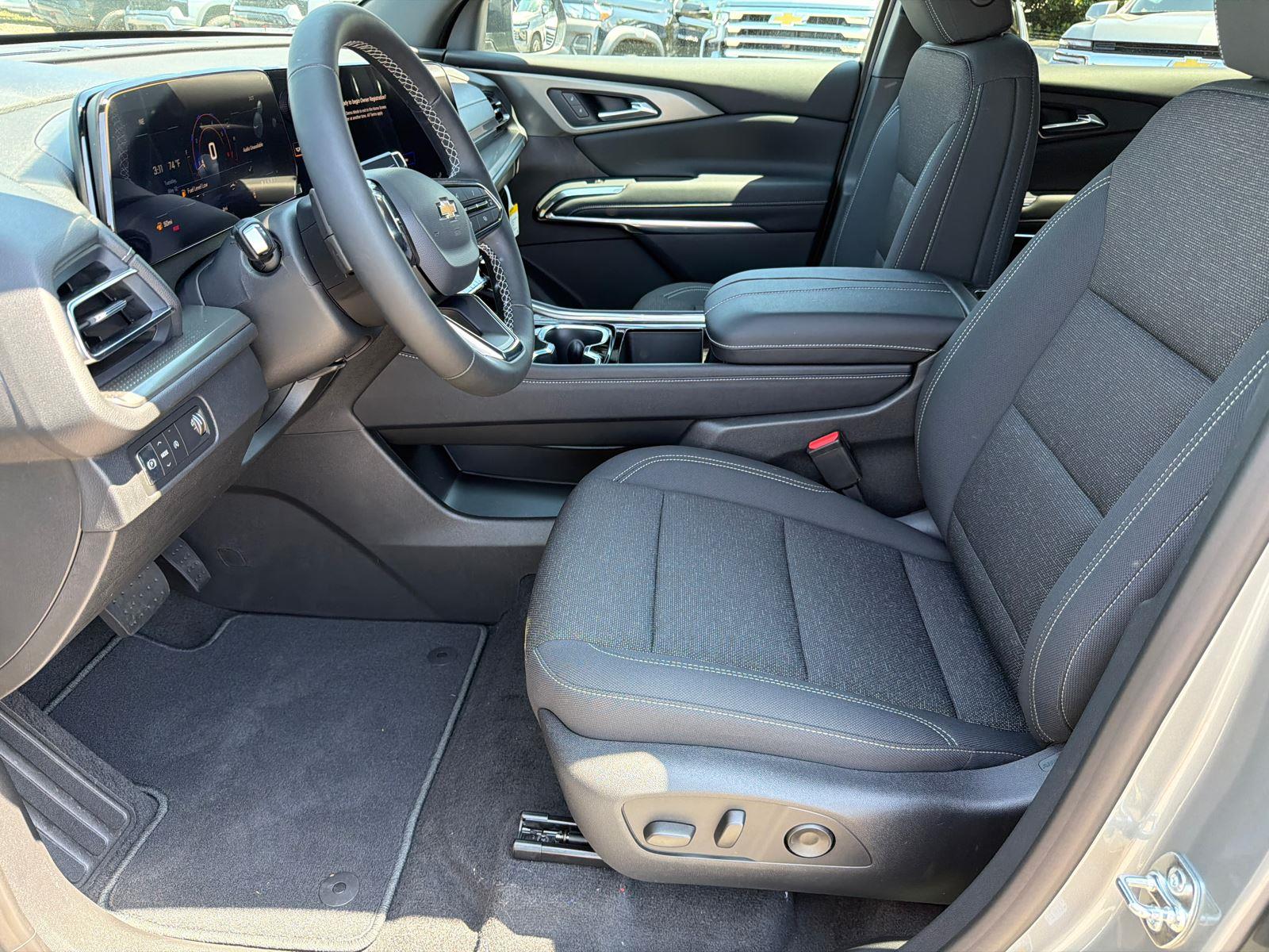 2026 Chevrolet Traverse LT - Photo 9
