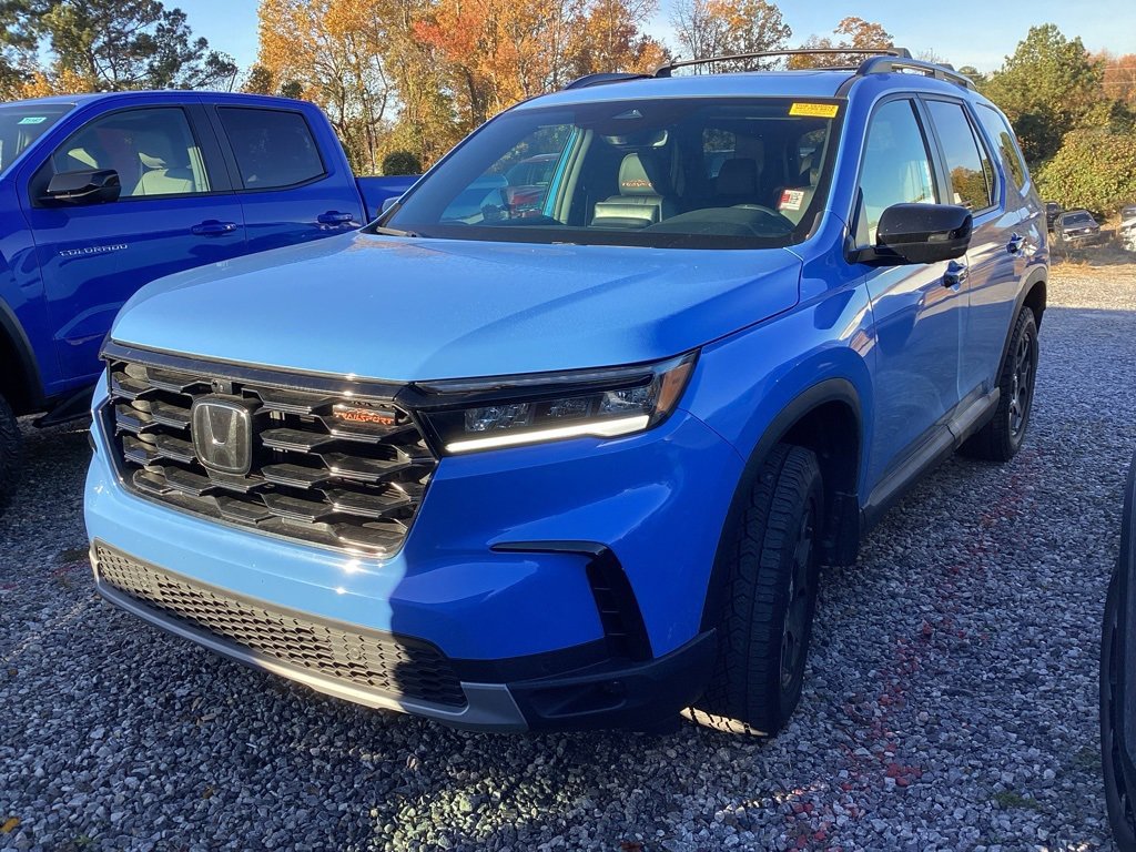 2025 Honda Pilot TrailSport photo 2