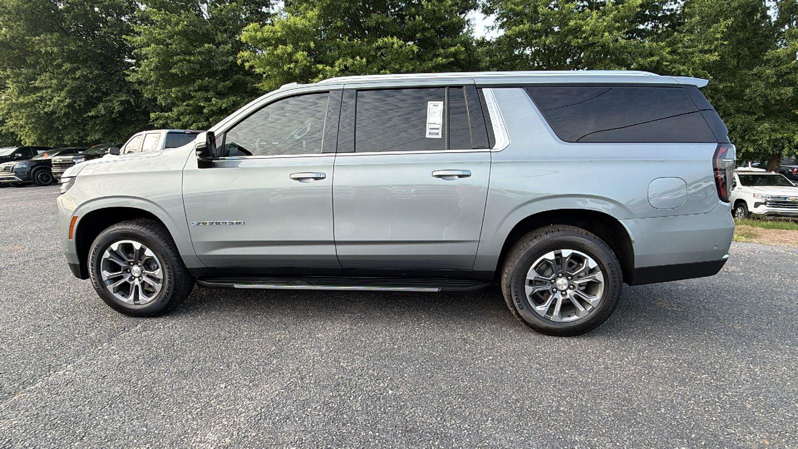 2026 Chevrolet Suburban LT - Photo 11