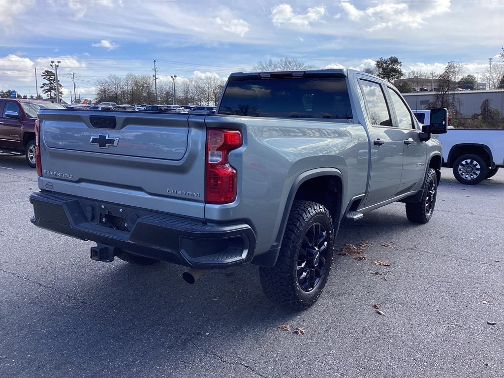 2024 Chevrolet Silverado 2500HD Custom photo 3