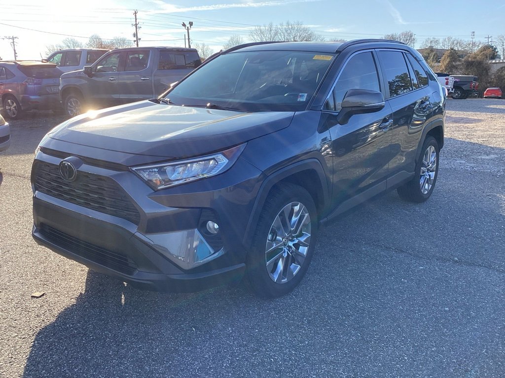 2020 Toyota RAV4 XLE Premium photo 2