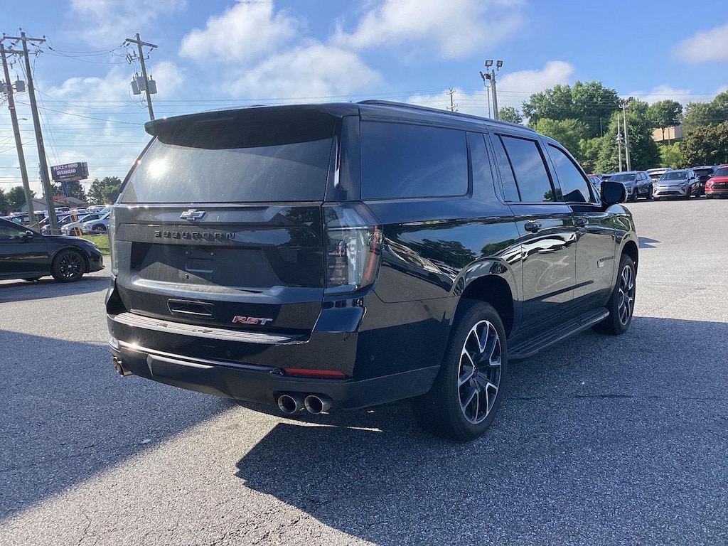 Used 2025 Chevrolet Suburban RST SUV