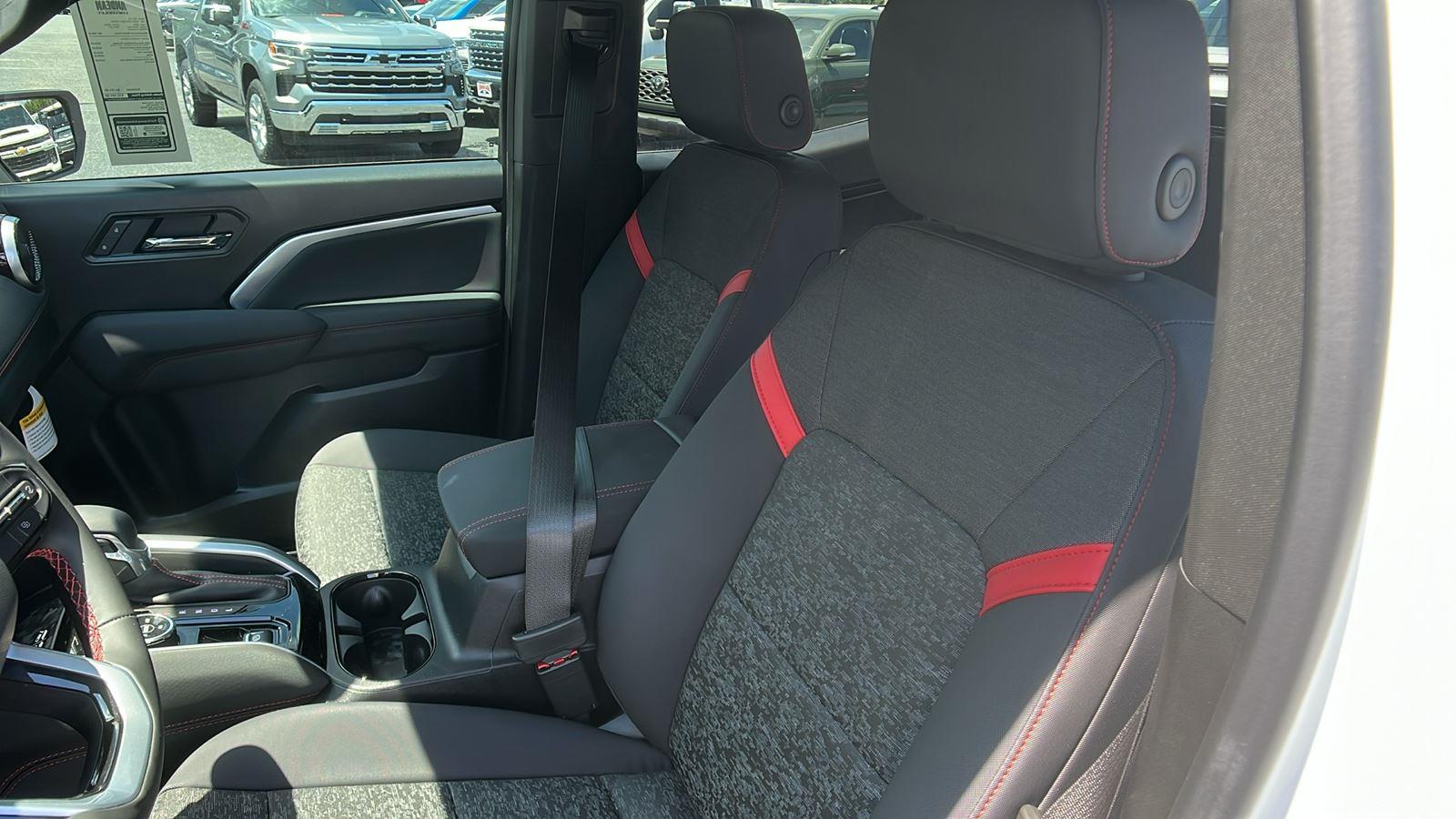 2025 Chevrolet Colorado Z71 - Photo 15