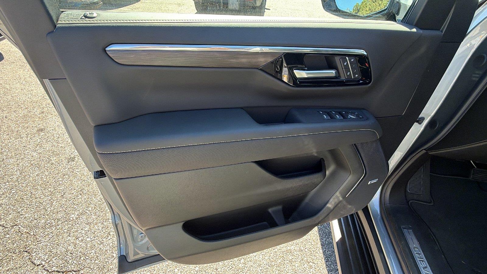 2027 Chevrolet Tahoe Premier - Photo 16