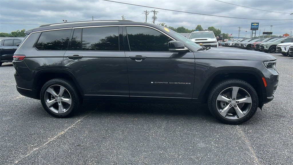 2022 Jeep Grand Cherokee Limited photo 2