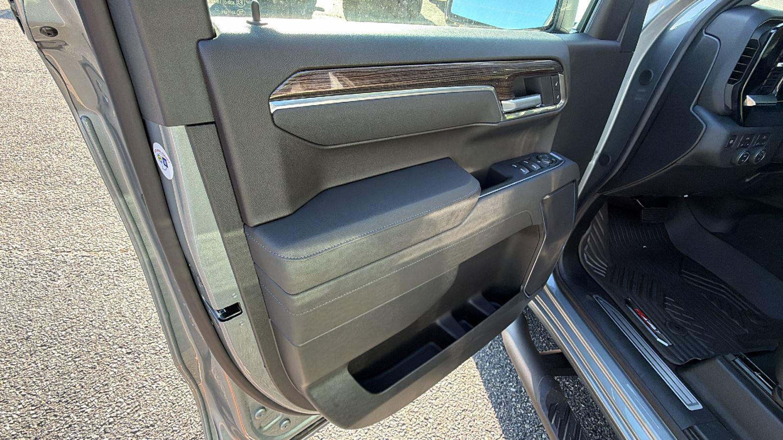 2026 Chevrolet Silverado 1500 RST - Photo 15