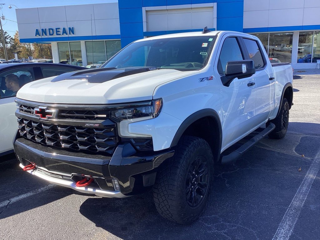 2024 Chevrolet Silverado 1500 ZR2 photo 2