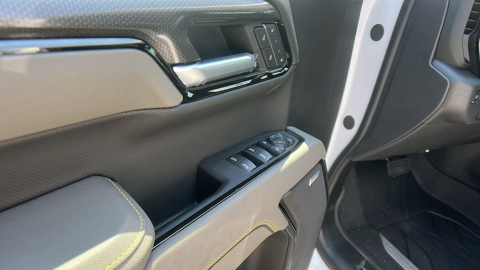 2025 Chevrolet Silverado 1500 ZR2 - Photo 12