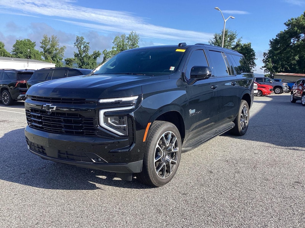 Used 2025 Chevrolet Suburban RST SUV