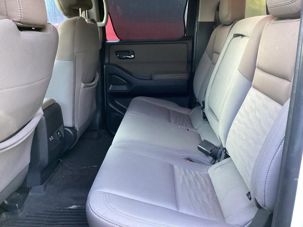 2022 Nissan Frontier SV photo 4
