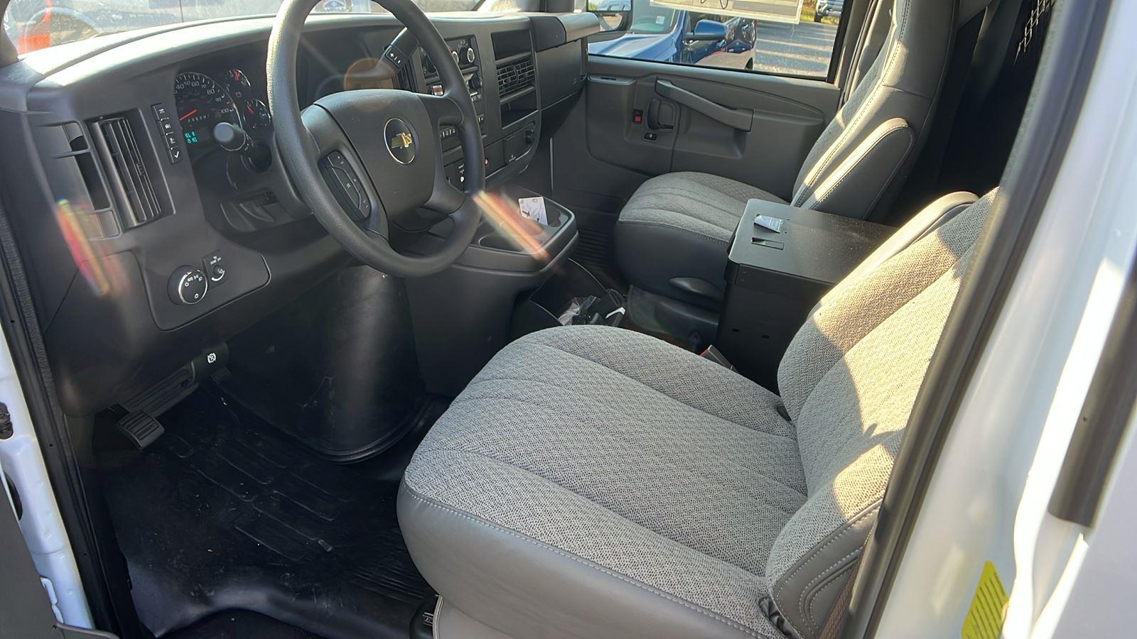 2025 Chevrolet Express Cargo Work Van - Photo 15