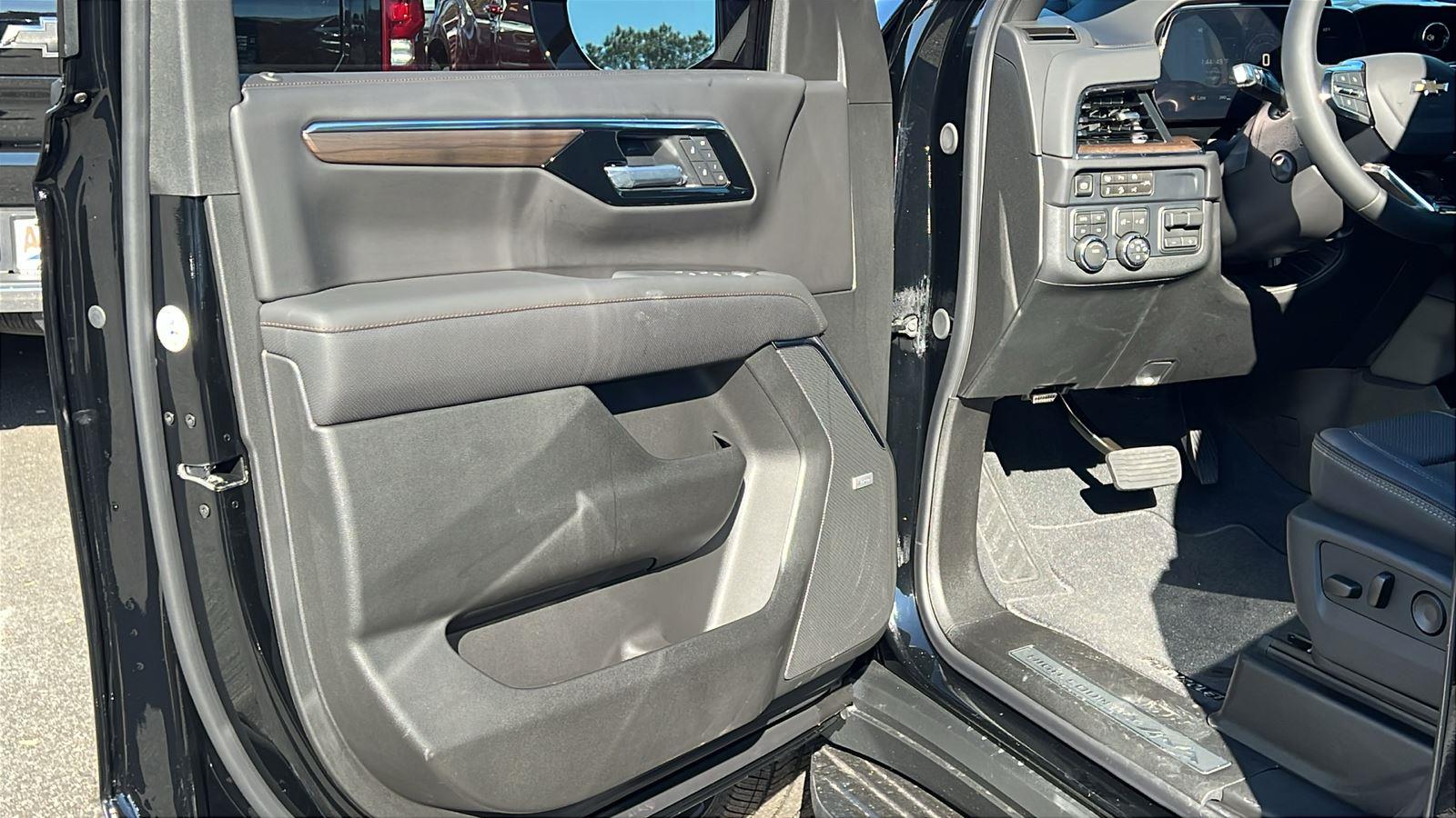 2026 Chevrolet Suburban High Country - Photo 11
