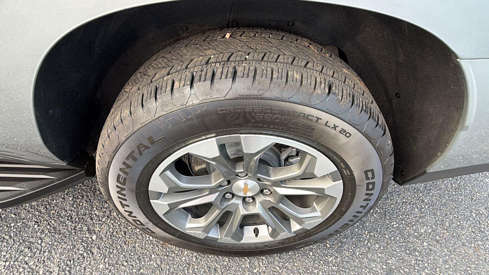2026 Chevrolet Suburban LT - Photo 12