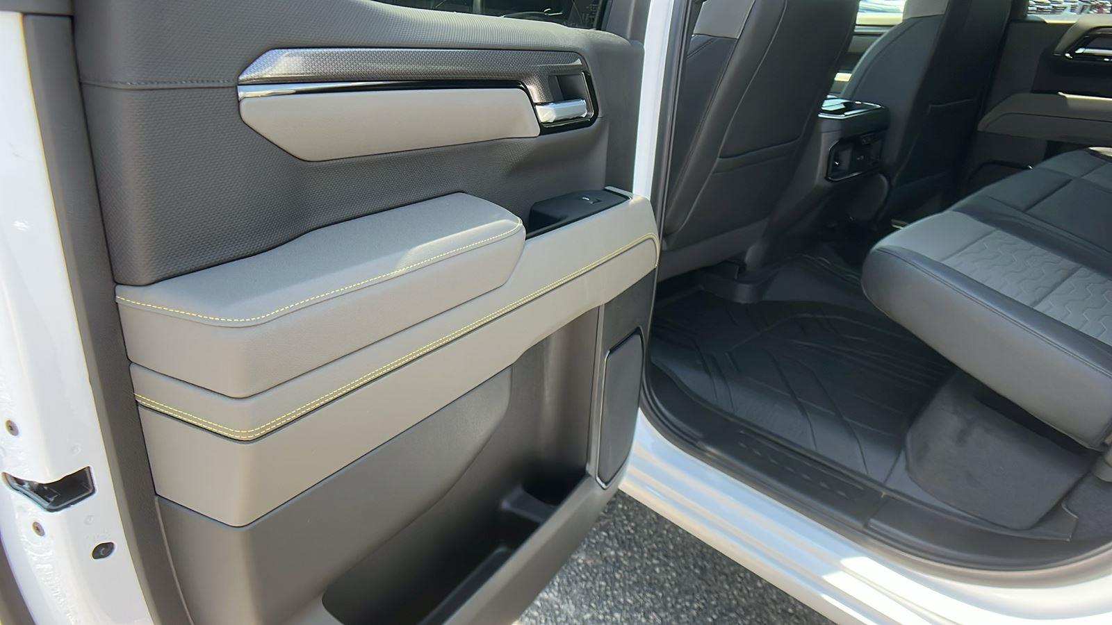 2025 Chevrolet Silverado 1500 ZR2 - Photo 16