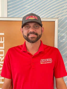 Staff member JUSTIN BARR from ID_2f88e3cd6705