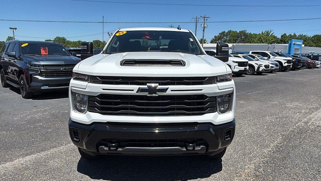 Used 2024 Chevrolet Silverado 2500 HD Custom Truck Crew Cab