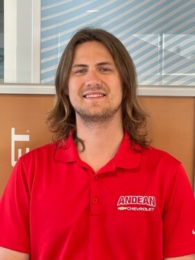Staff member CHRIS THOMAS from ID_2f88e3cd6705