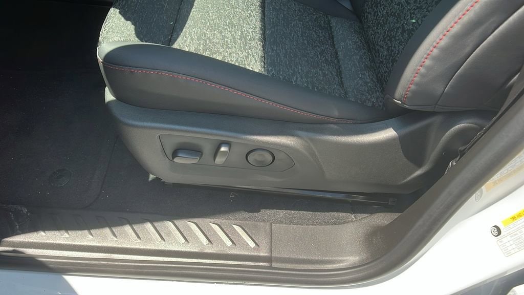 2025 Chevrolet Colorado Z71 - Photo 14