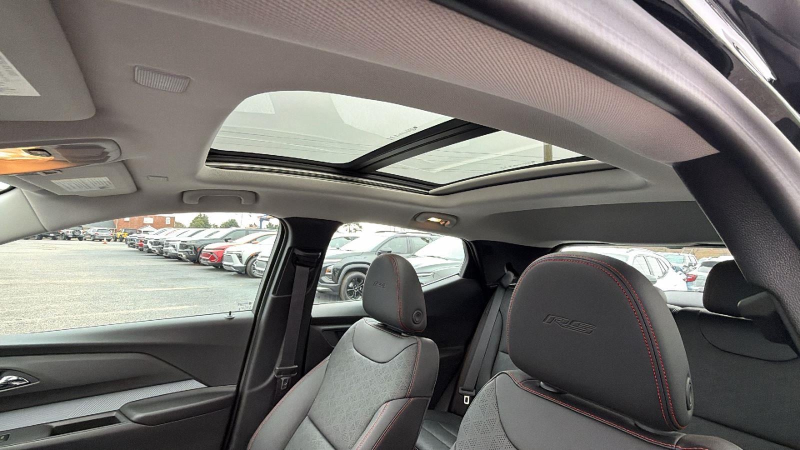 2027 Chevrolet Bolt RS - Photo 15