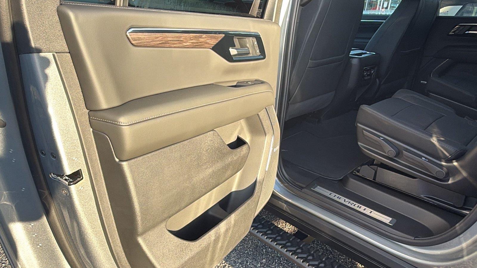 2026 Chevrolet Suburban Z71 - Photo 18