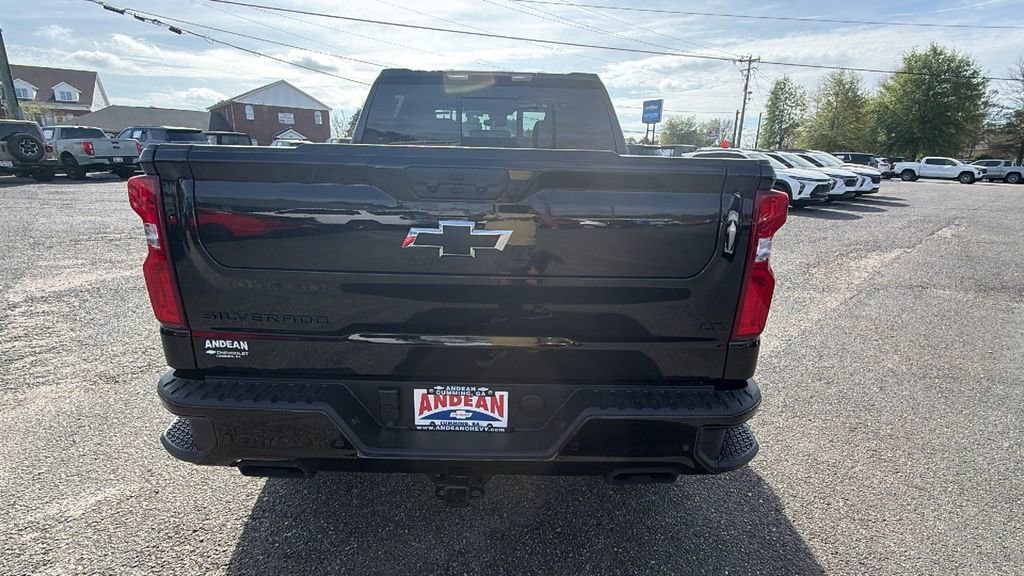 View vehicle photo 6